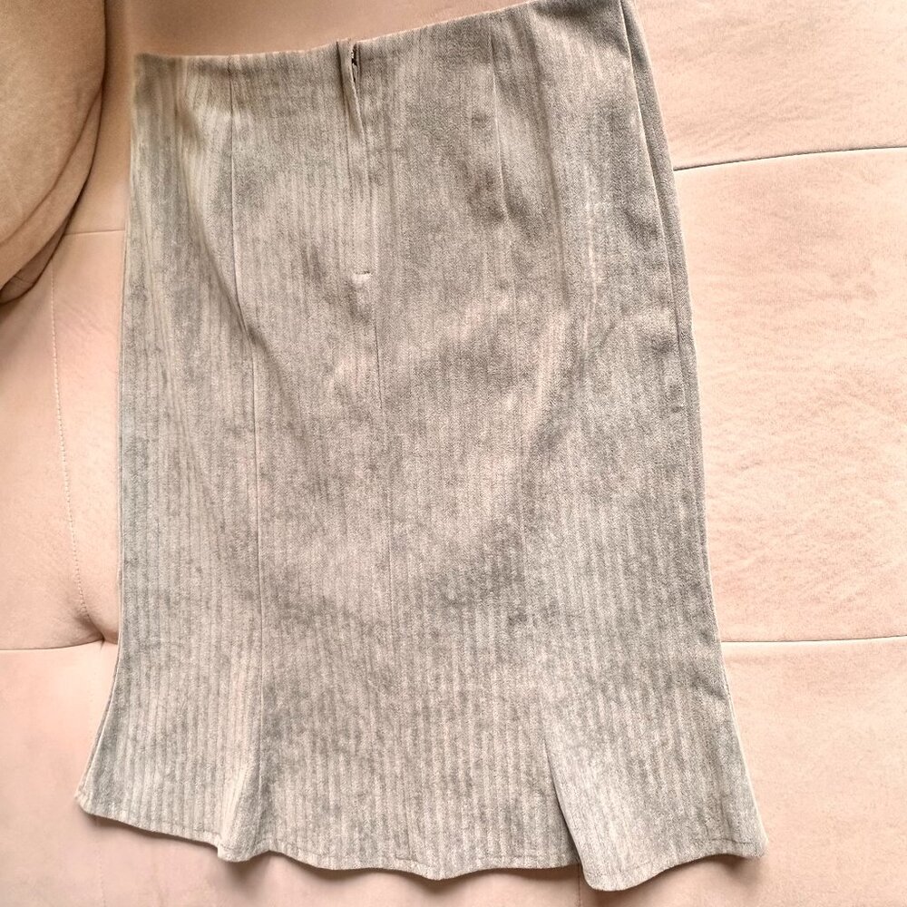 Le Chateau Grey Pencil Skirt And Jacket Suit Set - ( Size 3/4 ) New - Picture 4 of 8